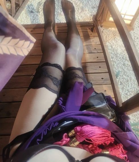 女性下面戴玩具出门_高清全集免费播放
