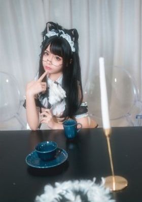 美女憋尿到极限不能尿_手机MP4字幕高清版在线播放
